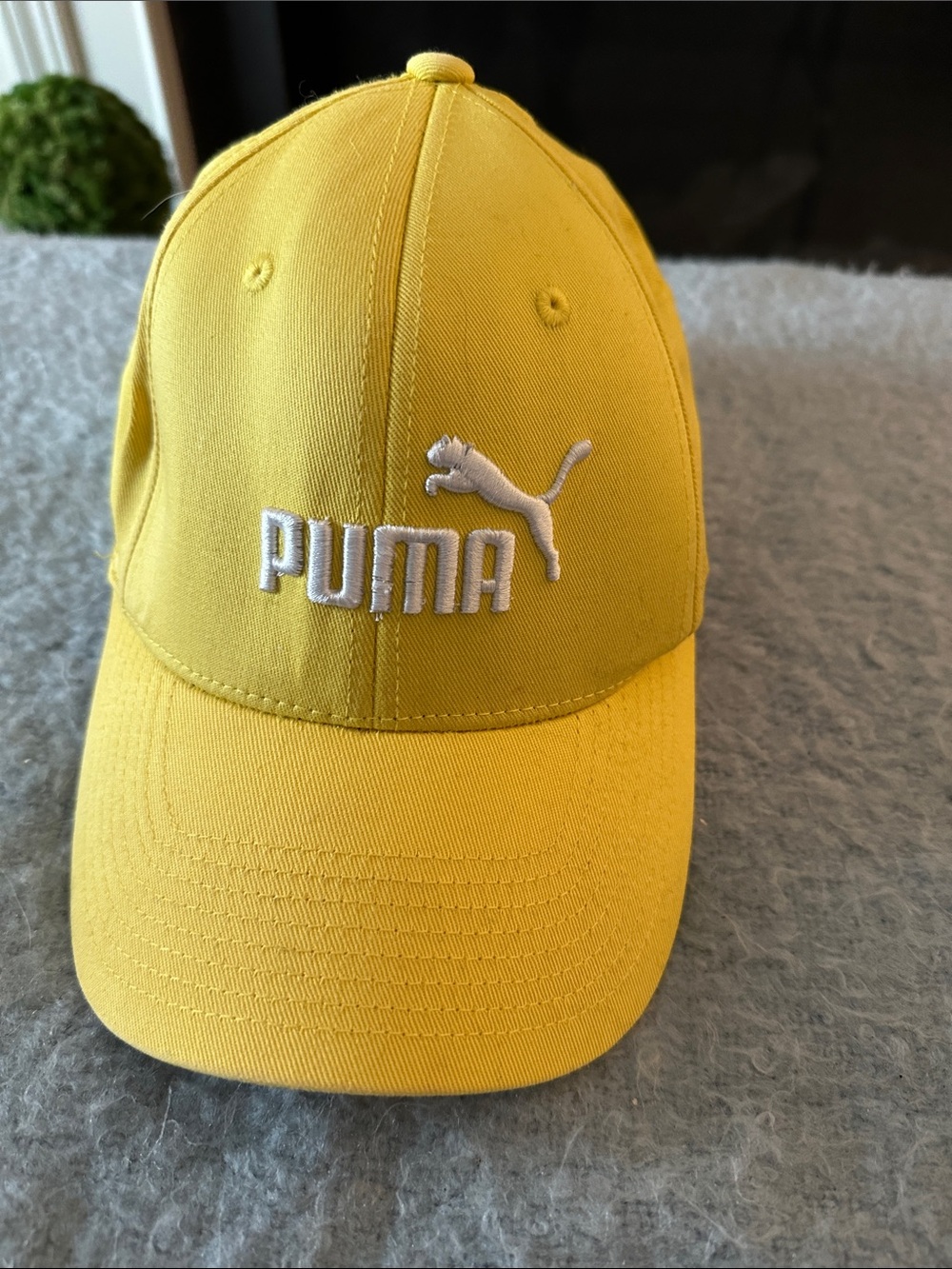 PUMA Stretch-Fit Athletic Baseball Cap Golf Hat - Vibrant yellow
